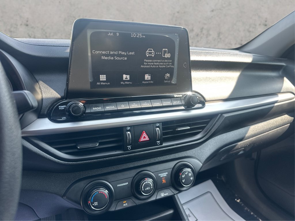 Used 2020 Kia Forte LXS FWD image 23