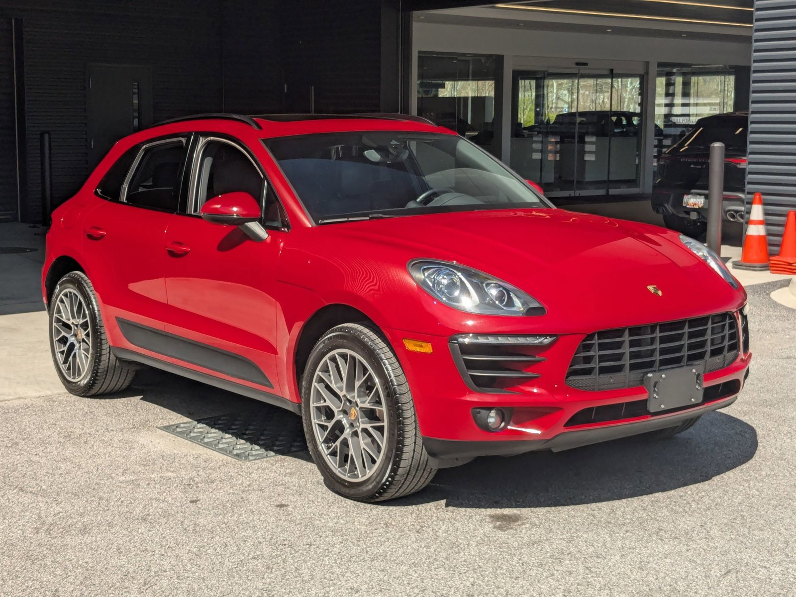 Used 2018 Porsche Macan image 7