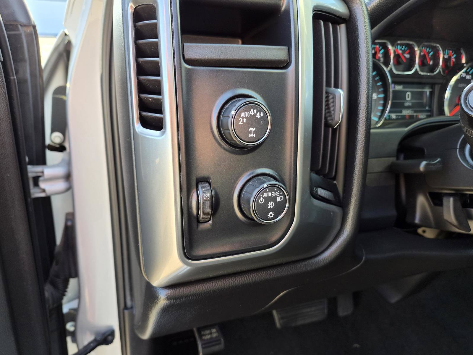 Used 2017 Chevrolet Silverado 1500 LT w/ Redline Edition AWD/4WD image 16