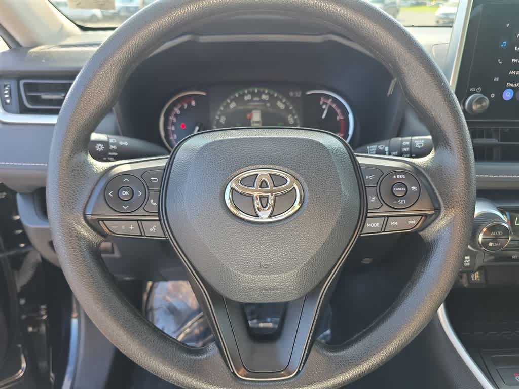 Used 2023 Toyota RAV4 XLE FWD image 20