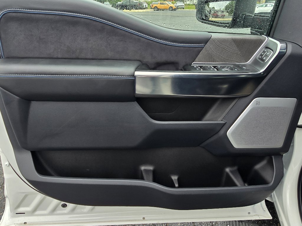 New 2025 Ford F250 Platinum w/ FX4 Off-Road Package image 8