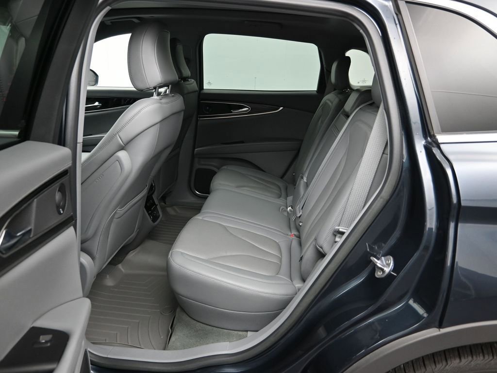 Used 2021 Lincoln Nautilus Reserve image 25
