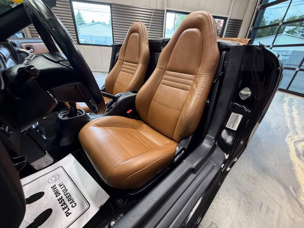 Used 2001 Toyota MR2 RWD image 7