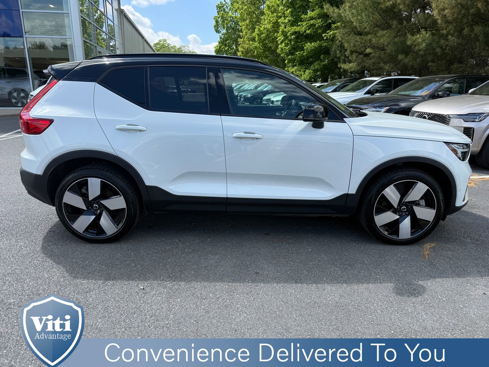 Used 2023 Volvo XC40 Recharge Ultimate w/ Protection Package Premier AWD/4WD image 9