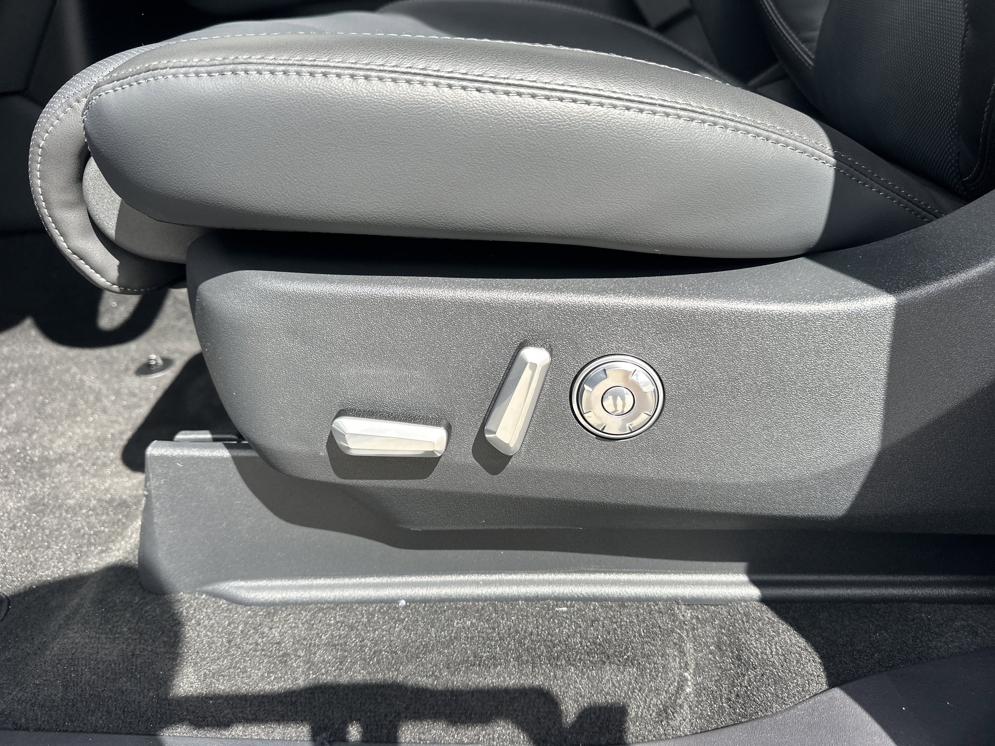 New 2025 Lincoln Navigator Reserve image 17
