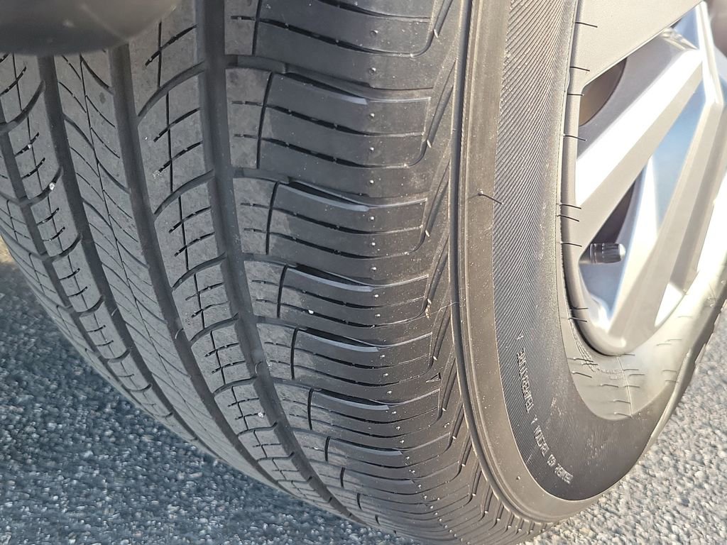 Certified 2025 Nissan Pathfinder S image 25