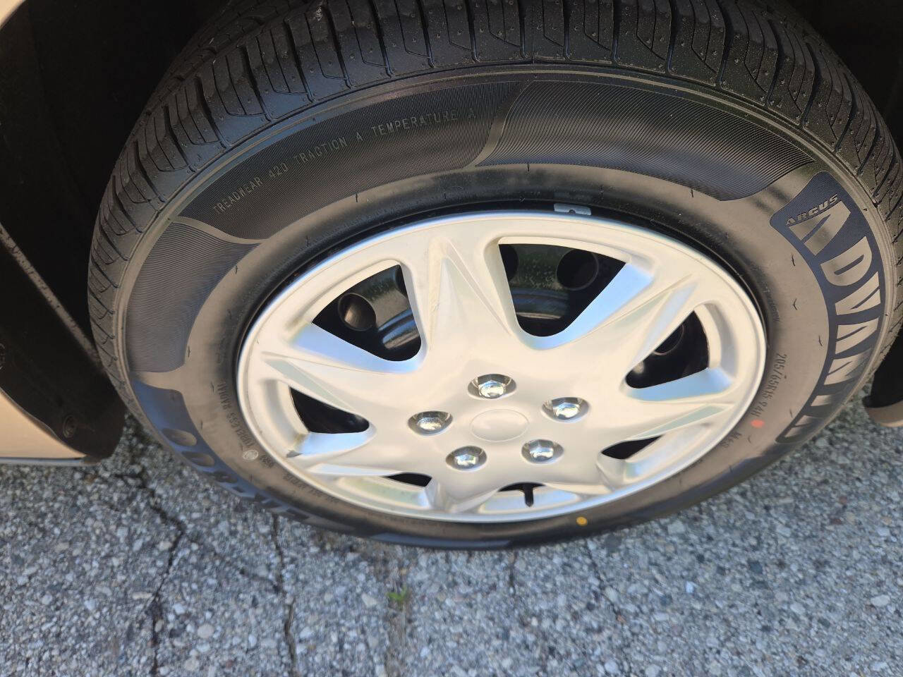 Used 2004 Toyota Camry LE FWD image 16