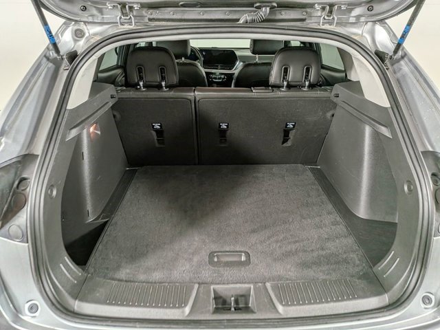 Certified 2025 Chevrolet Trax LT w/ LT Convenience Package FWD image 12