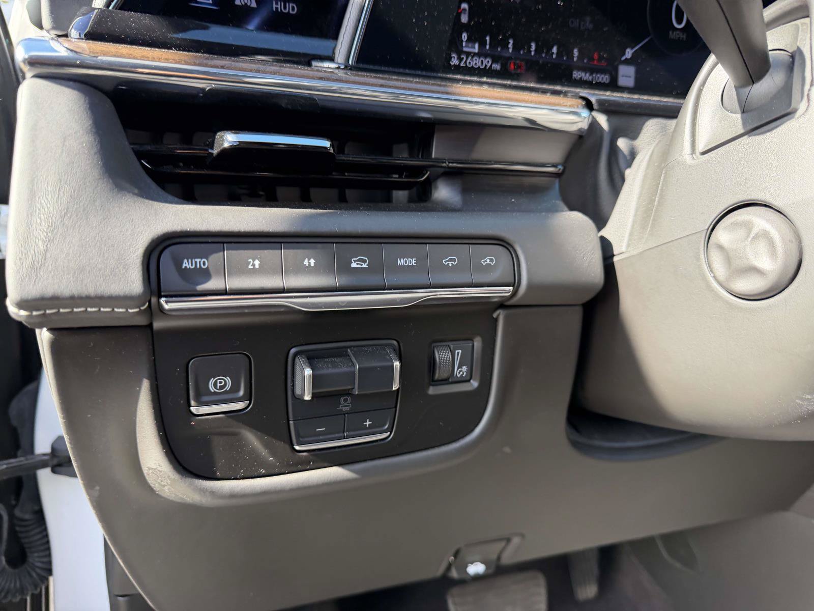 Used 2023 Cadillac Escalade Sport Platinum w/ LPO, ONYX Package AWD/4WD image 19