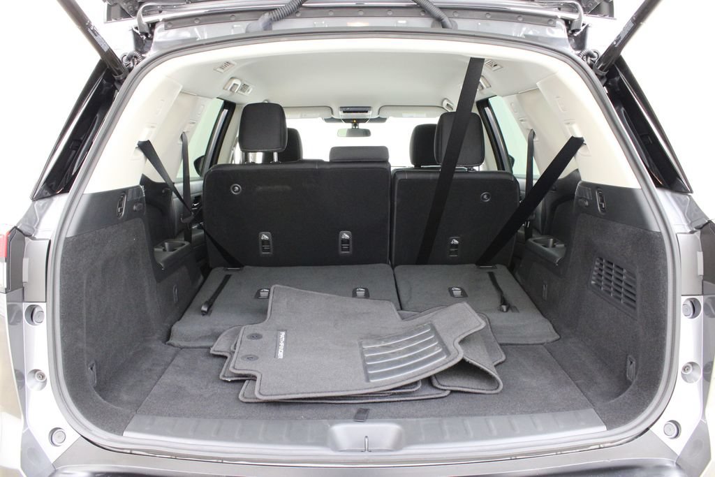 Used 2026 Nissan Pathfinder SV FWD image 28