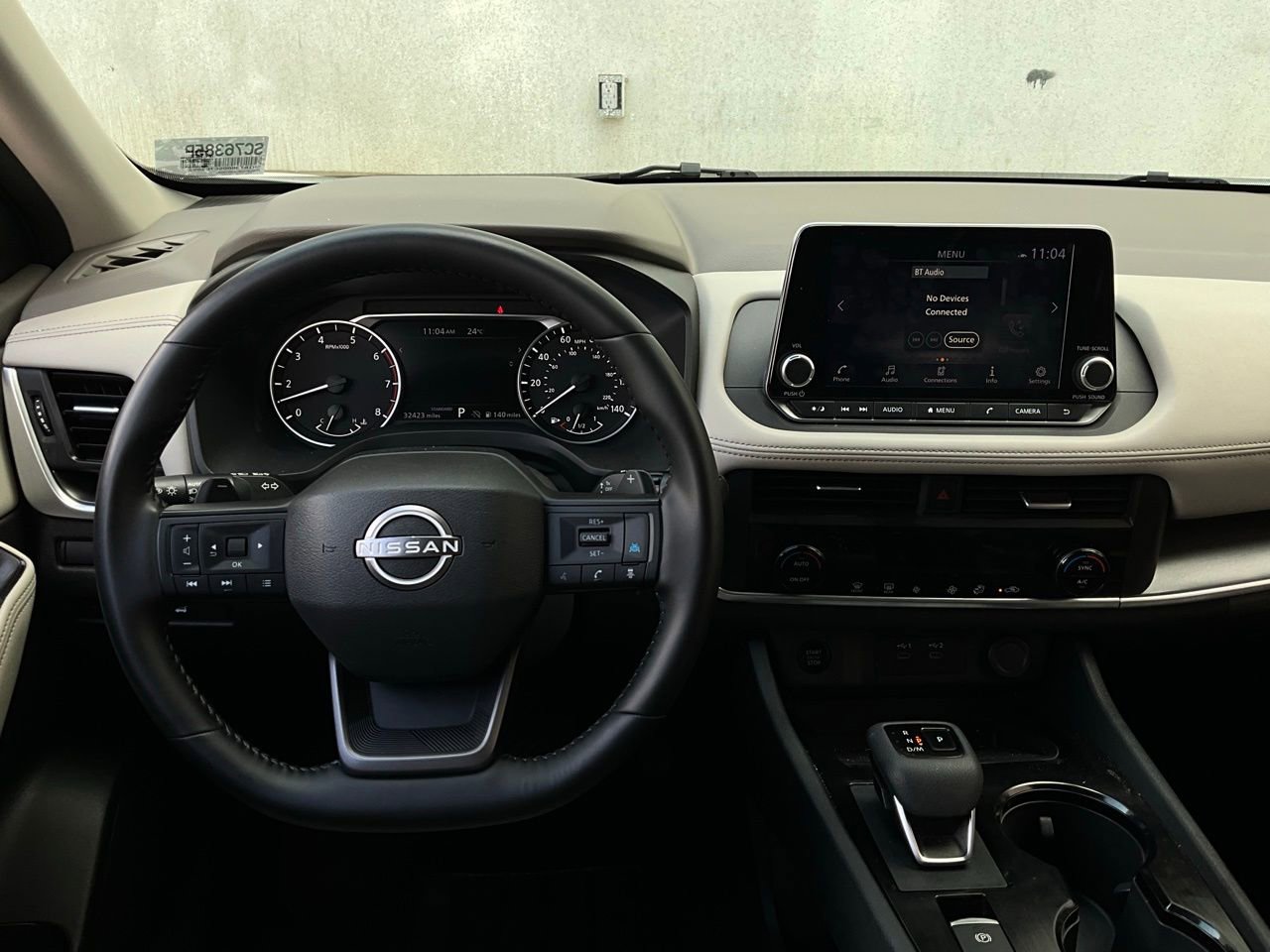 Used 2025 Nissan Rogue SV image 14