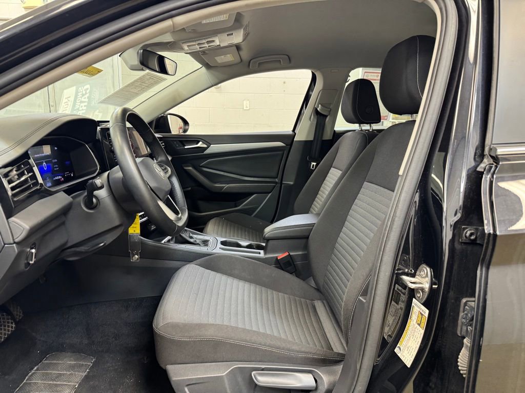 Used 2025 Volkswagen Jetta S image 13