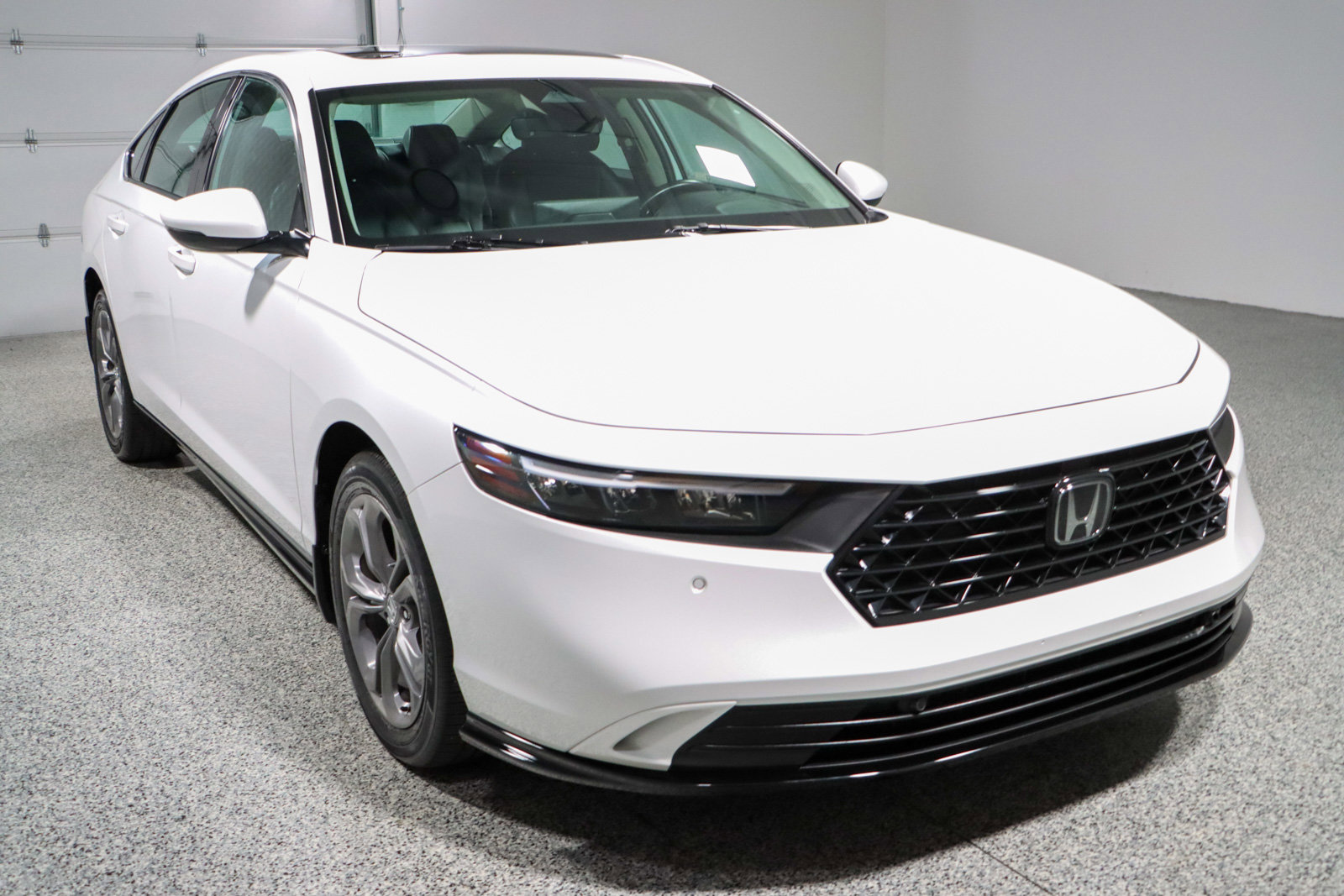 Used 2023 Honda Accord EX-L image 5