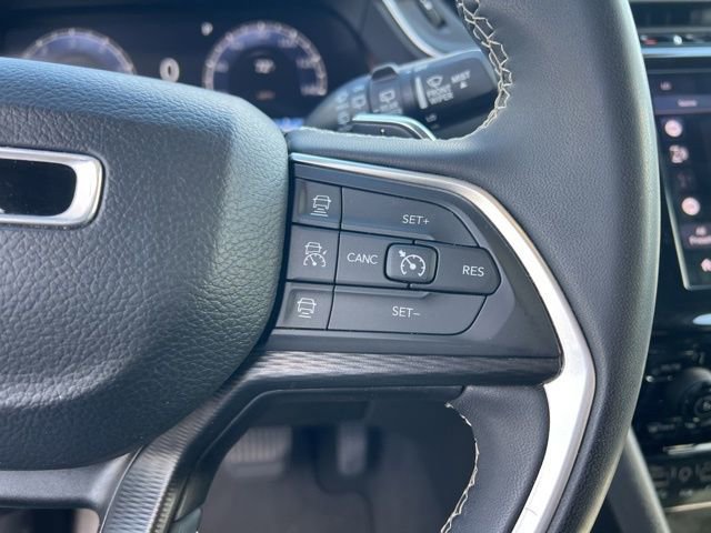 Used 2023 Jeep Grand Cherokee L Laredo image 15