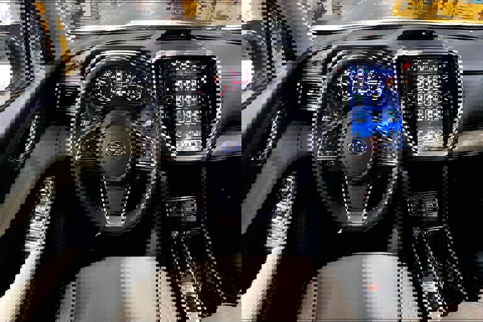 Used 2023 Subaru Ascent Limited w/ Technology Package AWD/4WD image 6