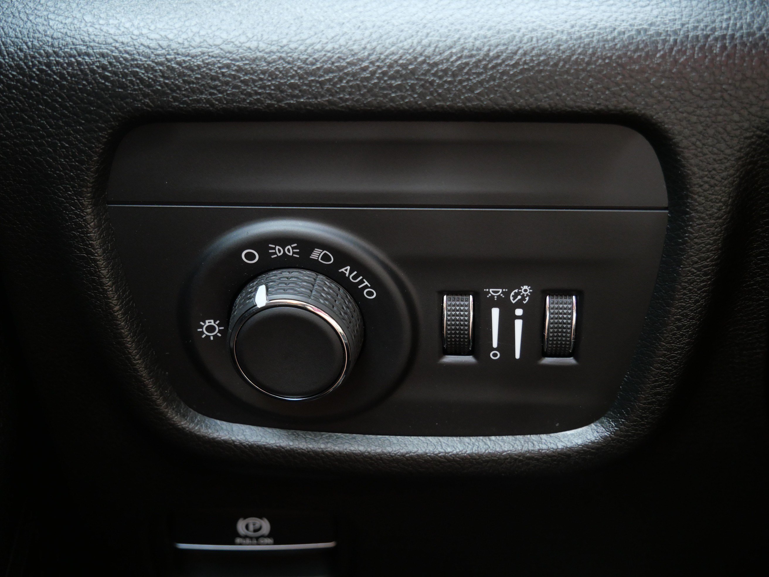 Used 2024 Jeep Grand Cherokee L Altitude AWD/4WD image 26