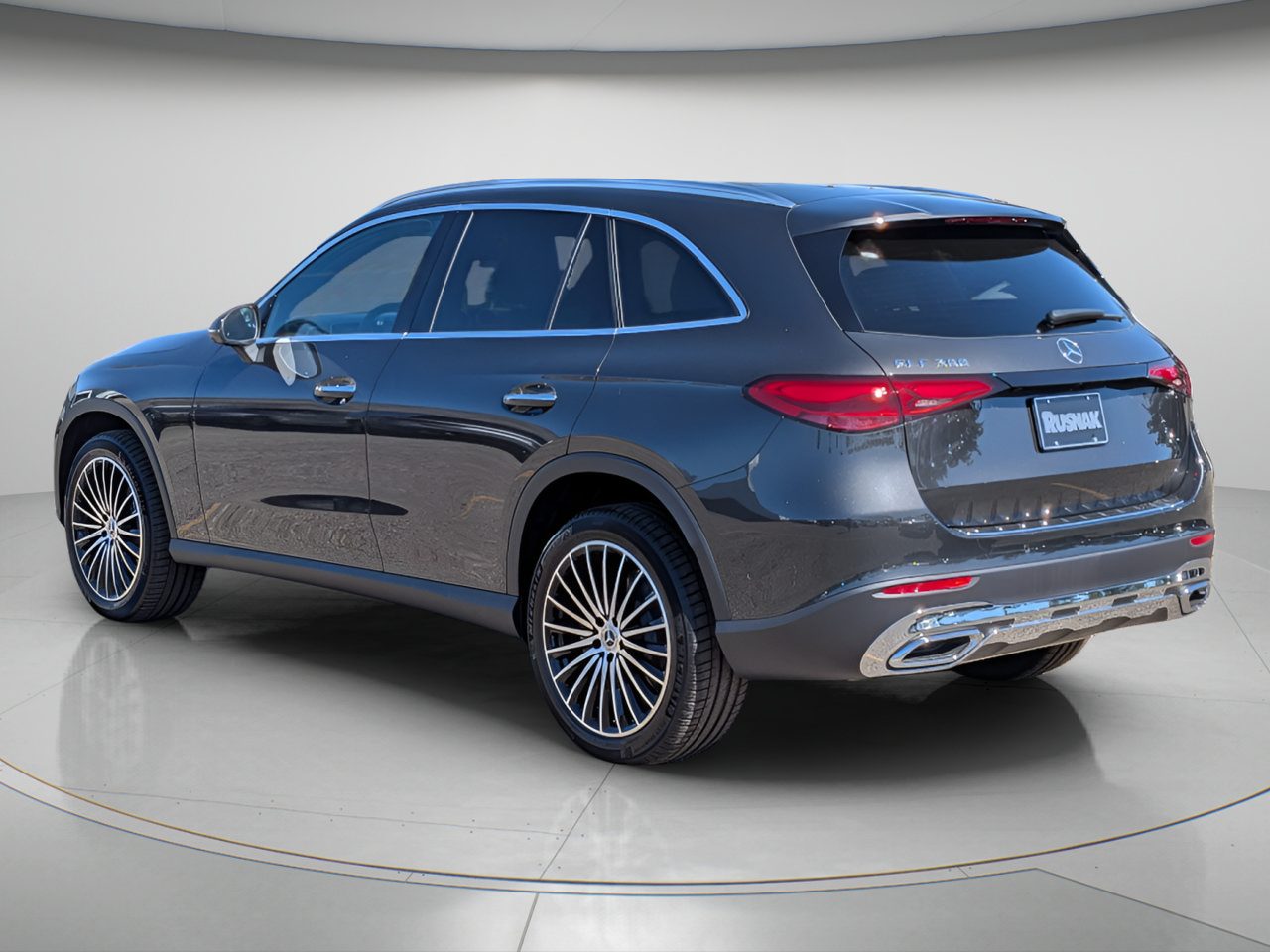 New 2027 Mercedes-Benz GLC 300 image 2
