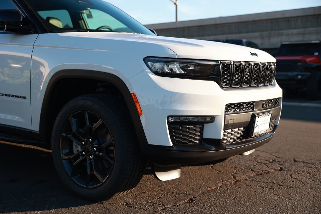 New 2025 Jeep Grand Cherokee L Limited image 7