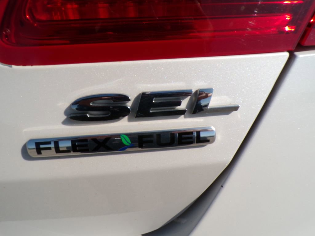 Used 2015 Ford Taurus SEL w/ Equipment Group 201A FWD image 17