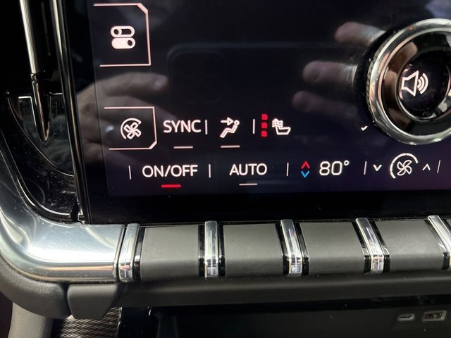 Used 2025 GMC Yukon XL Elevation image 45