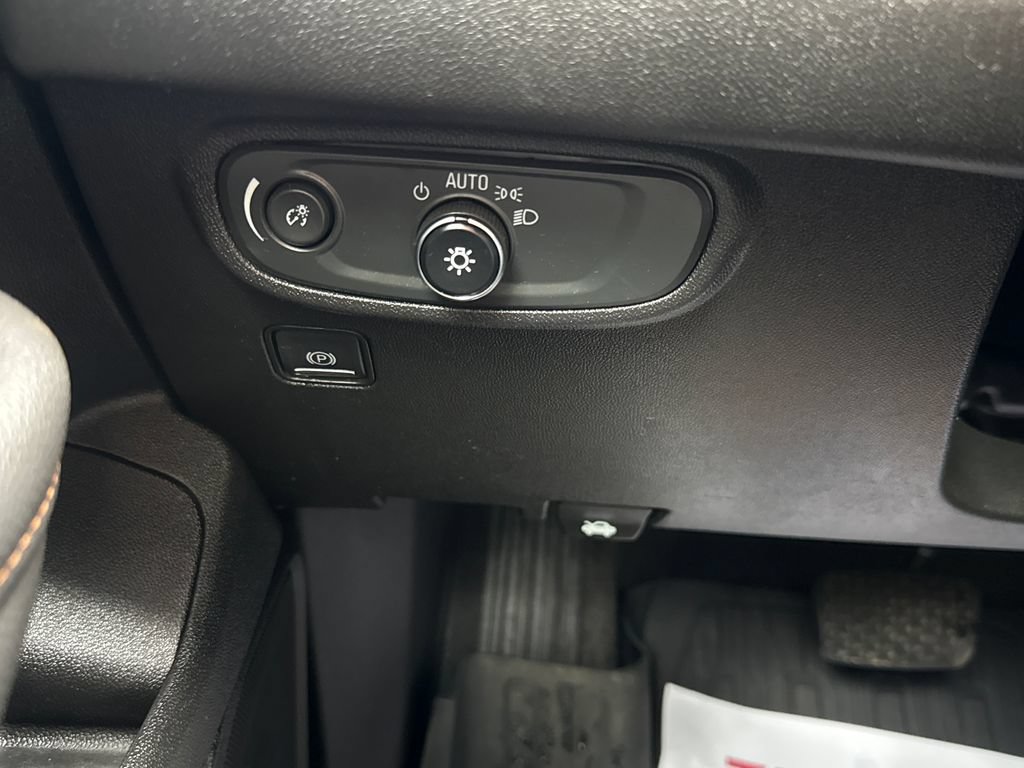 Used 2020 GMC Terrain SLE w/ Driver Convenience Package AWD/4WD image 31