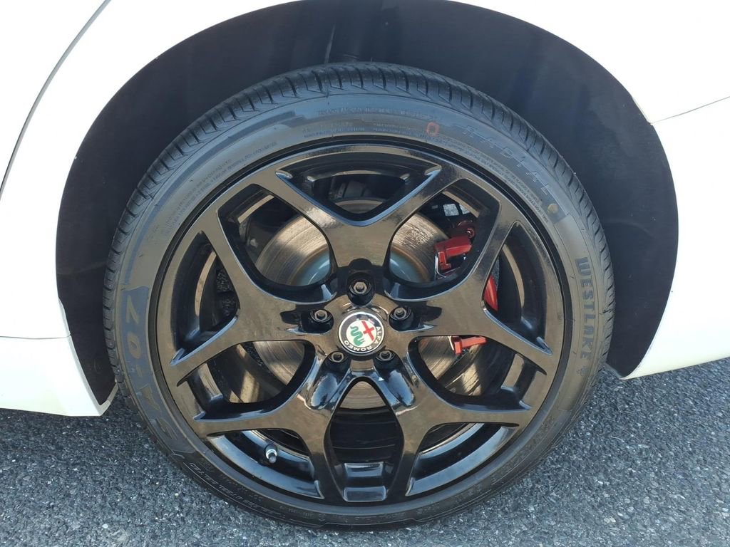 Used 2018 Alfa Romeo Giulia Ti w/ TI Performance Package image 18