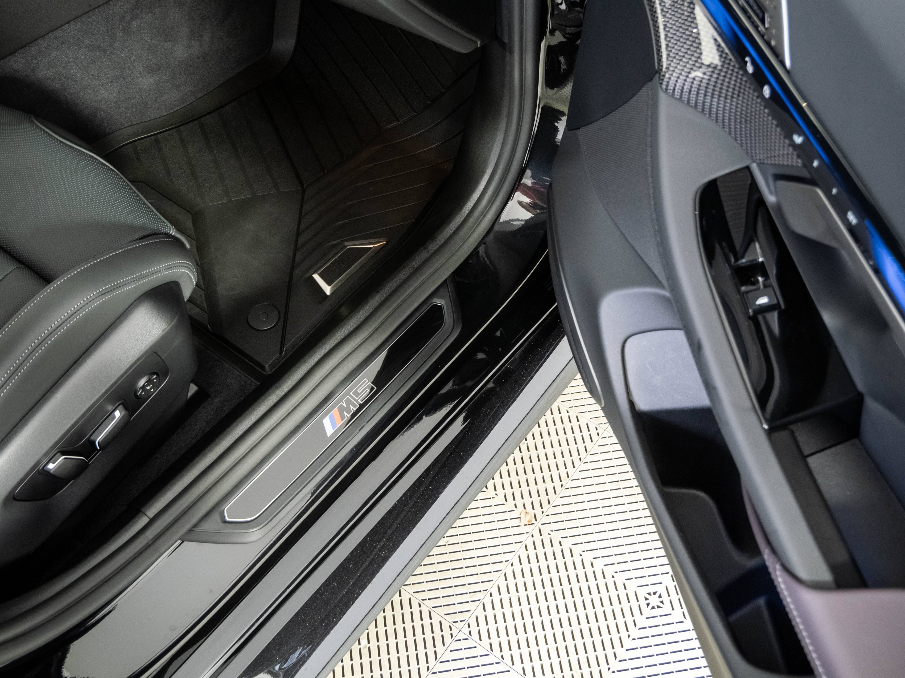 Used 2026 BMW M5 Touring AWD/4WD image 24