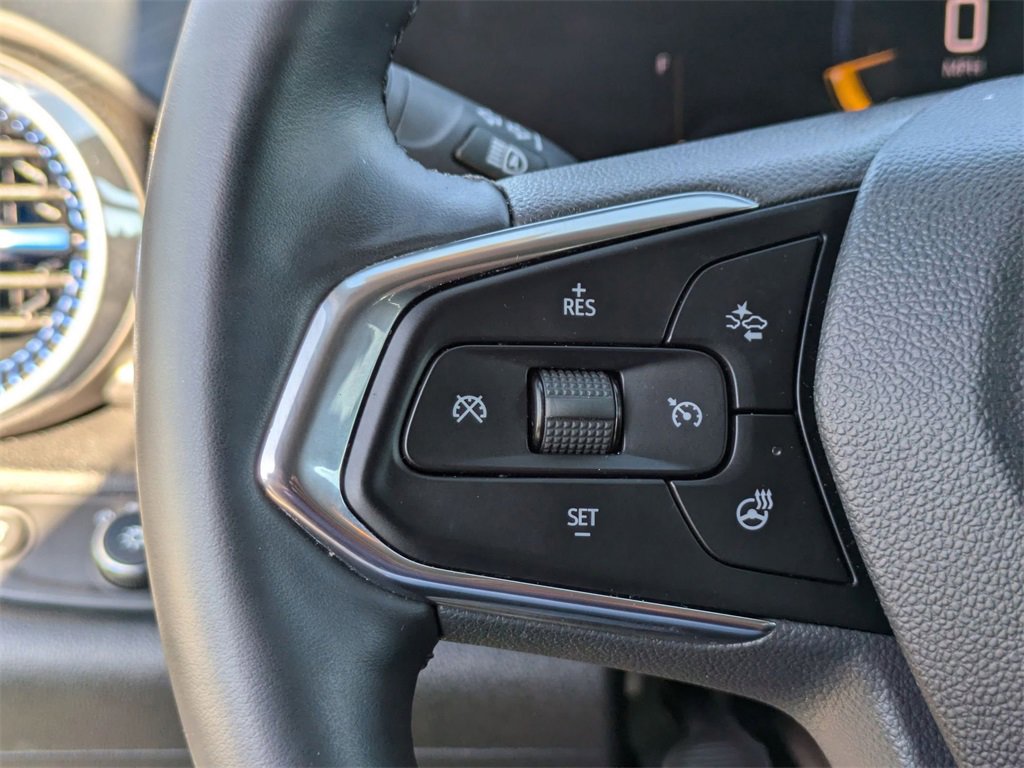 Used 2025 Chevrolet Trax LT w/ LT Convenience Package image 19