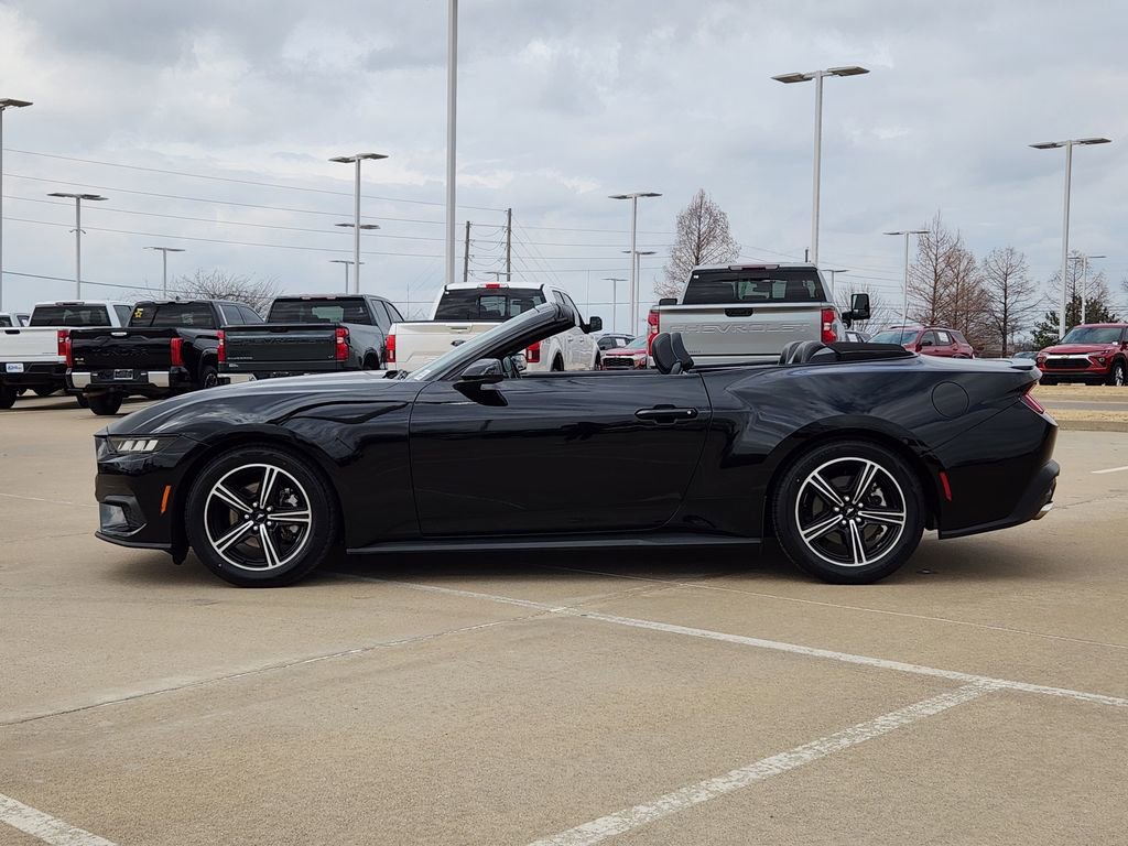 Used 2024 Ford Mustang Premium image 4