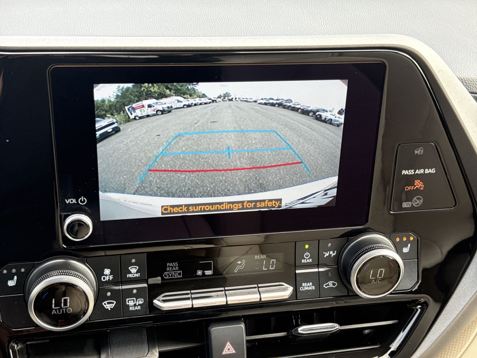 Used 2025 Toyota Highlander XLE AWD/4WD image 20