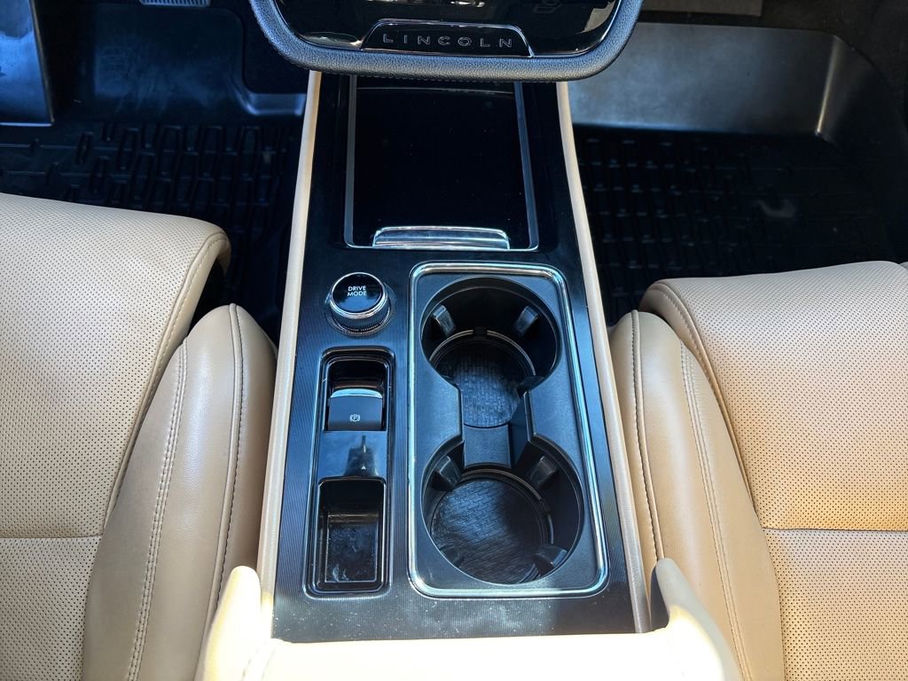 Used 2021 Lincoln Corsair Reserve w/ Equipment Group 201A image 24