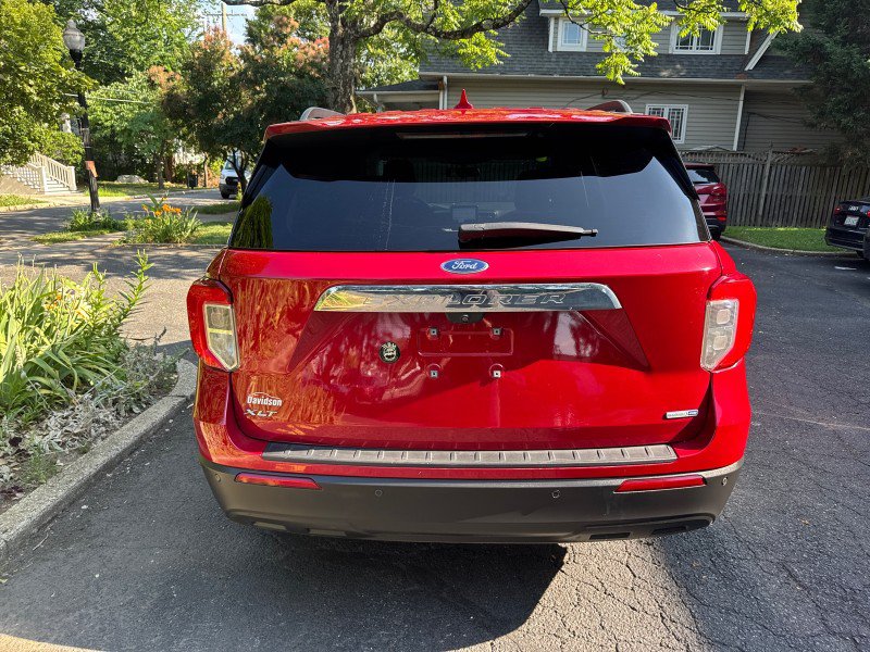 Used 2020 Ford Explorer XLT w/ Comfort Package AWD/4WD image 9