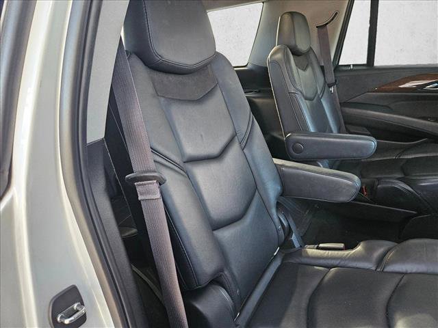 Used 2017 Cadillac Escalade Luxury image 20