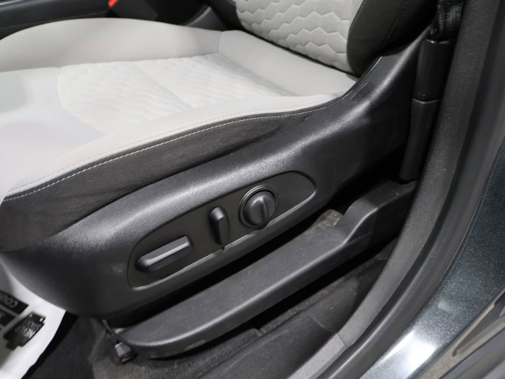 Used 2020 Chevrolet Equinox LT image 12