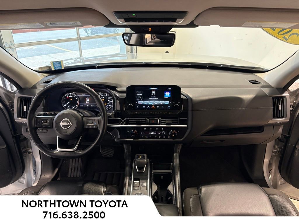 Used 2023 Nissan Pathfinder SL w/ Black Appearance Package image 6