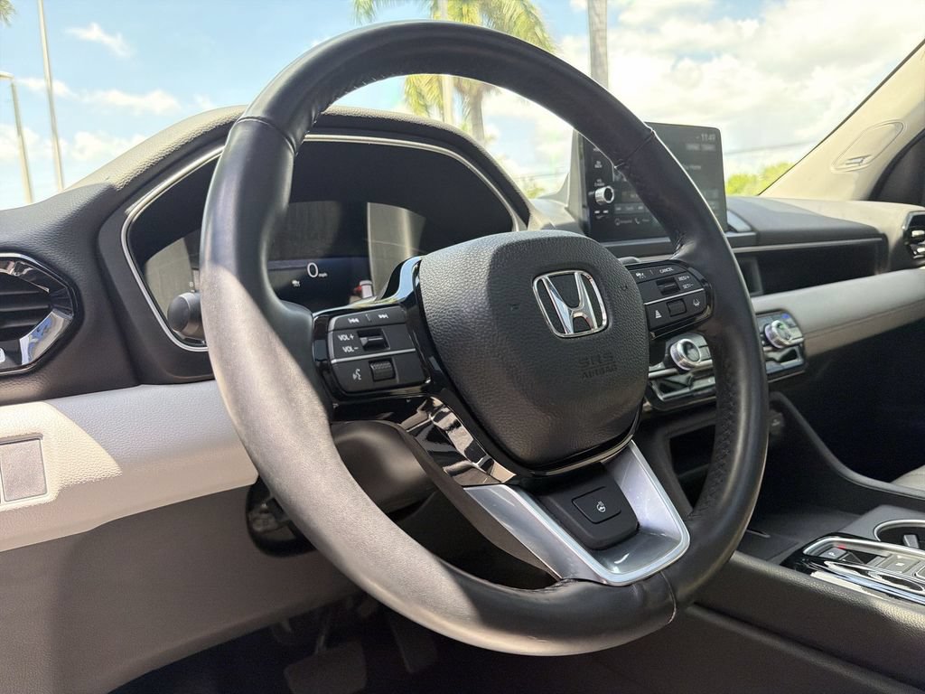 Used 2023 Honda Pilot Elite image 22