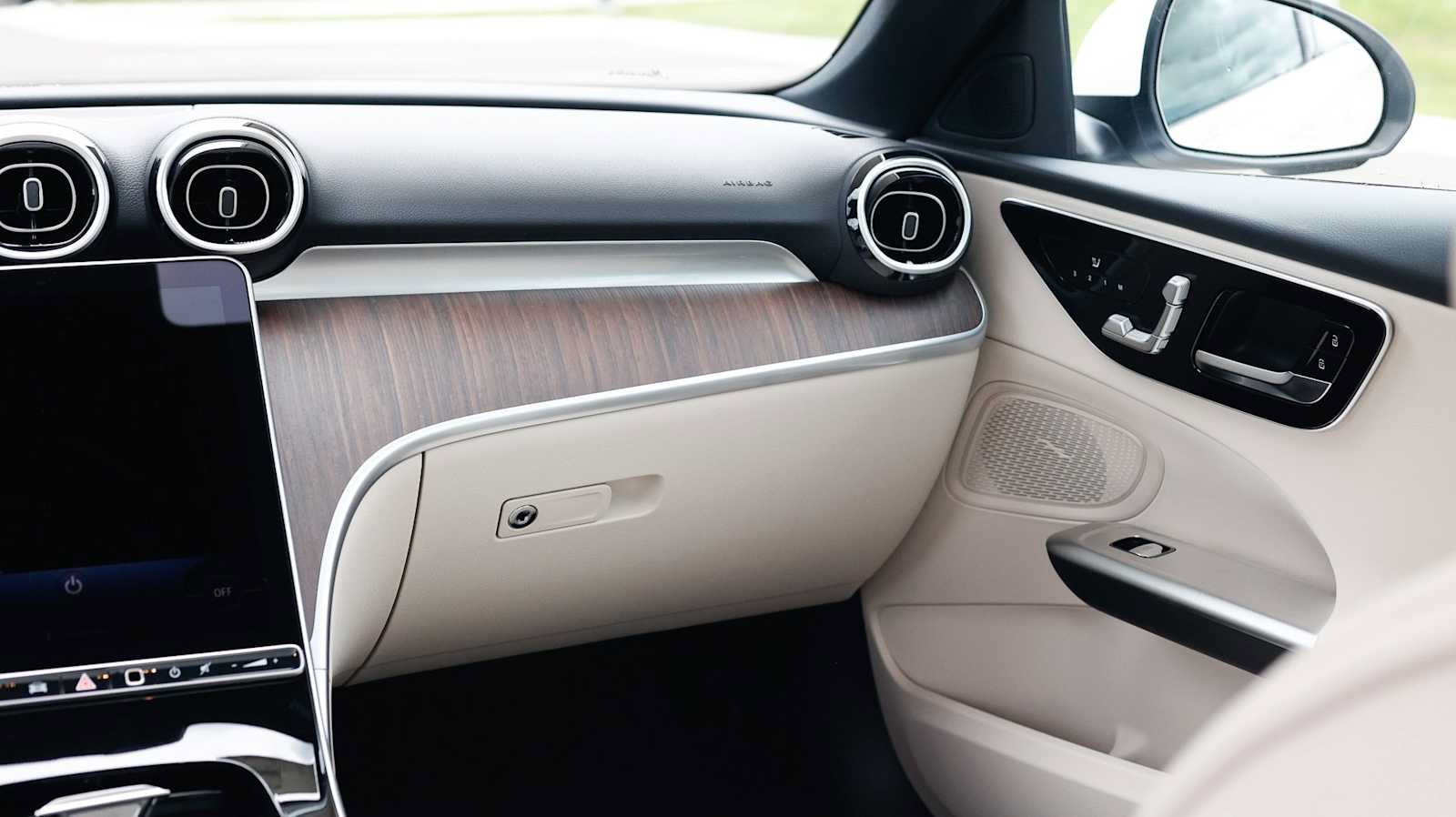 Used 2026 Mercedes-Benz C 300 4MATIC Sedan image 38
