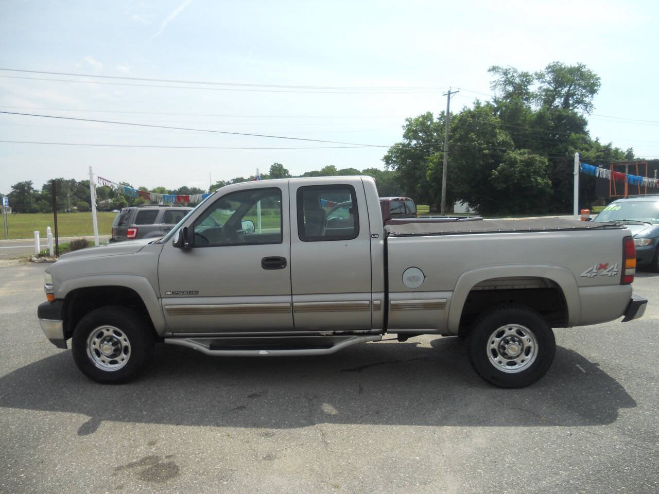Used 2002 Chevrolet Silverado 2500 LS w/ Electrical Convenience Pkg AWD/4WD image 1