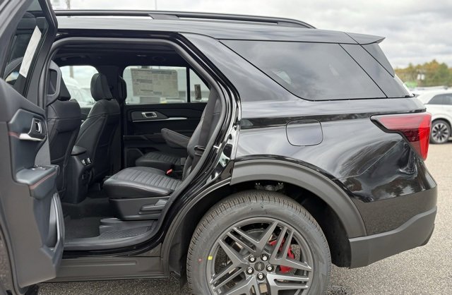 New 2026 Ford Explorer ST-Line image 31