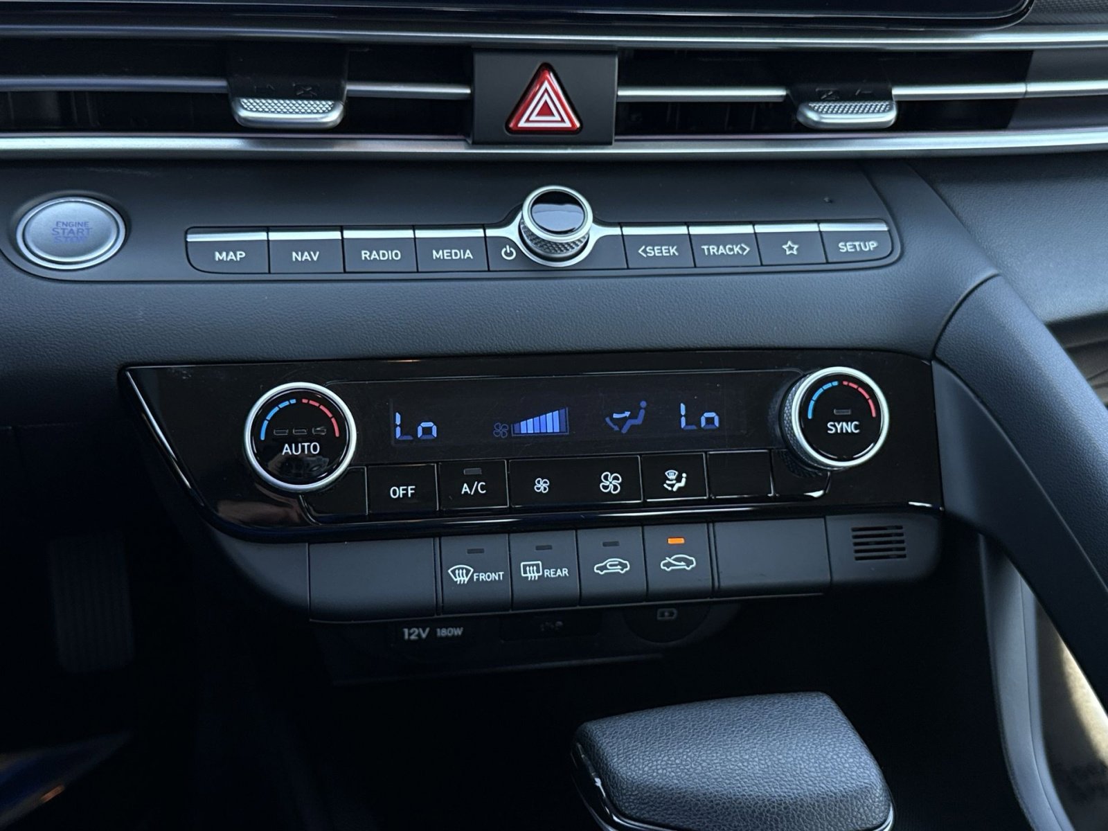 Certified 2024 Hyundai Elantra SEL FWD image 27