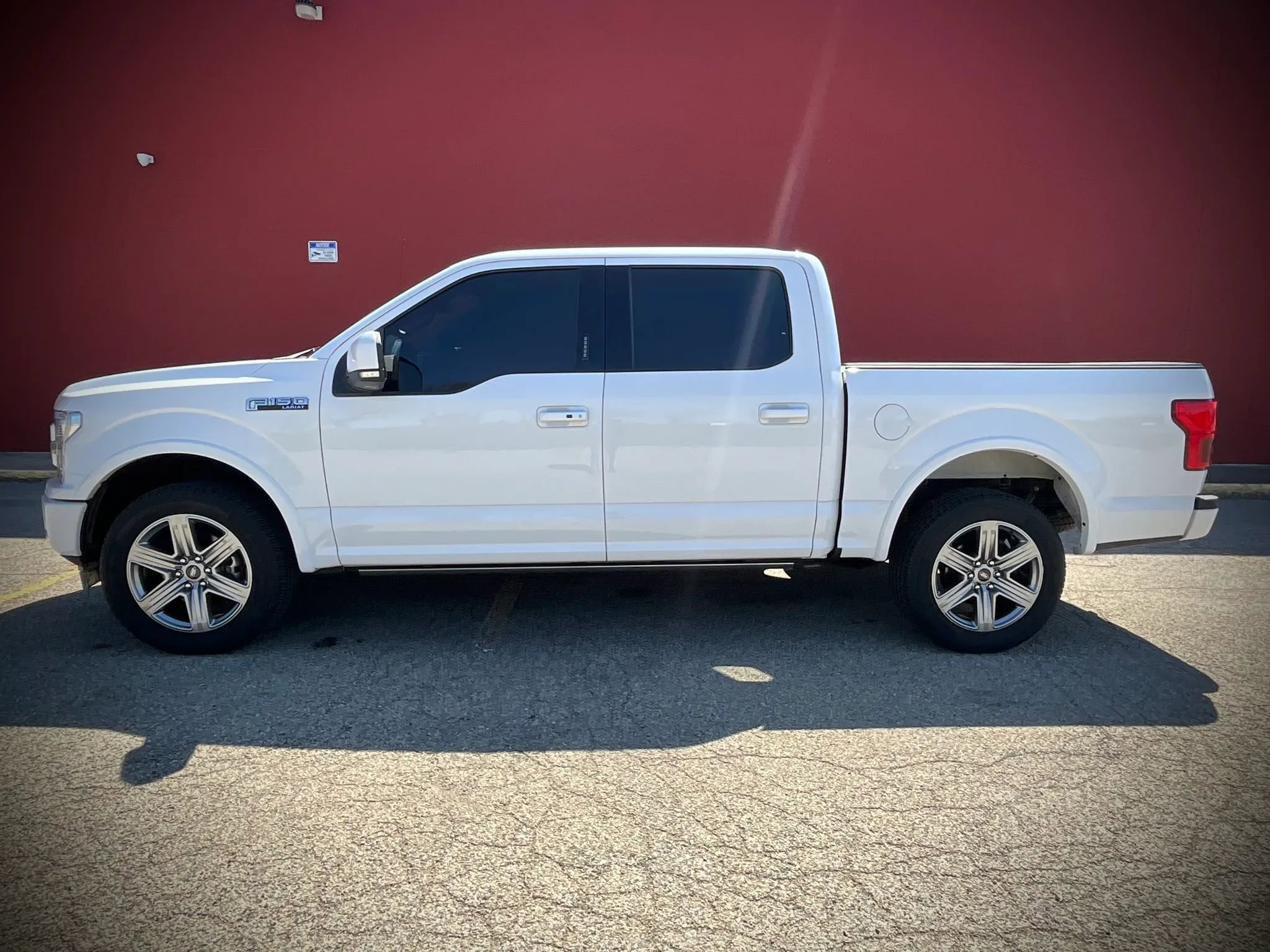 Used 2019 Ford F150 Lariat w/ Equipment Group 502A Luxury AWD/4WD image 2
