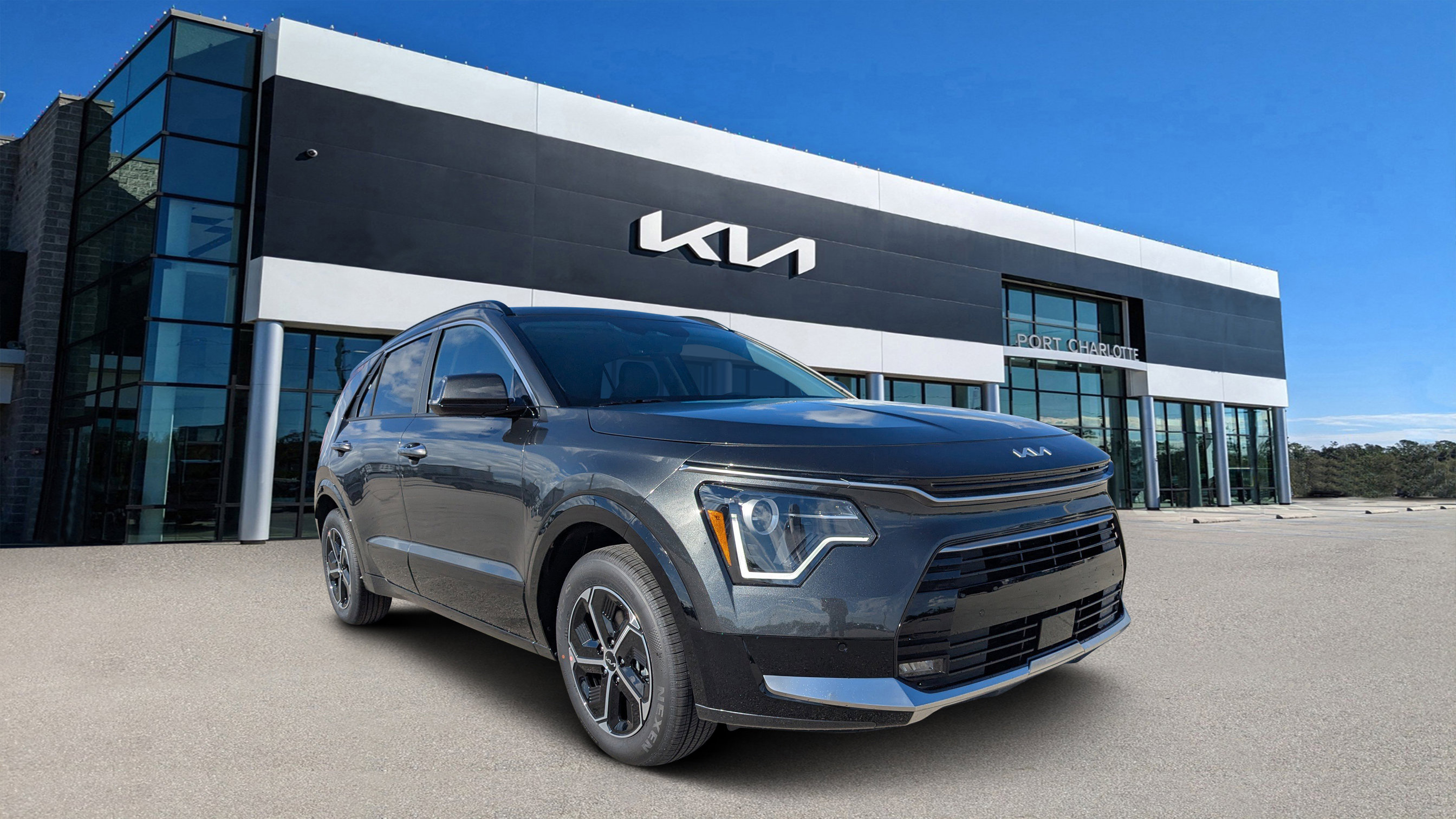 New 2025 Kia Niro SX