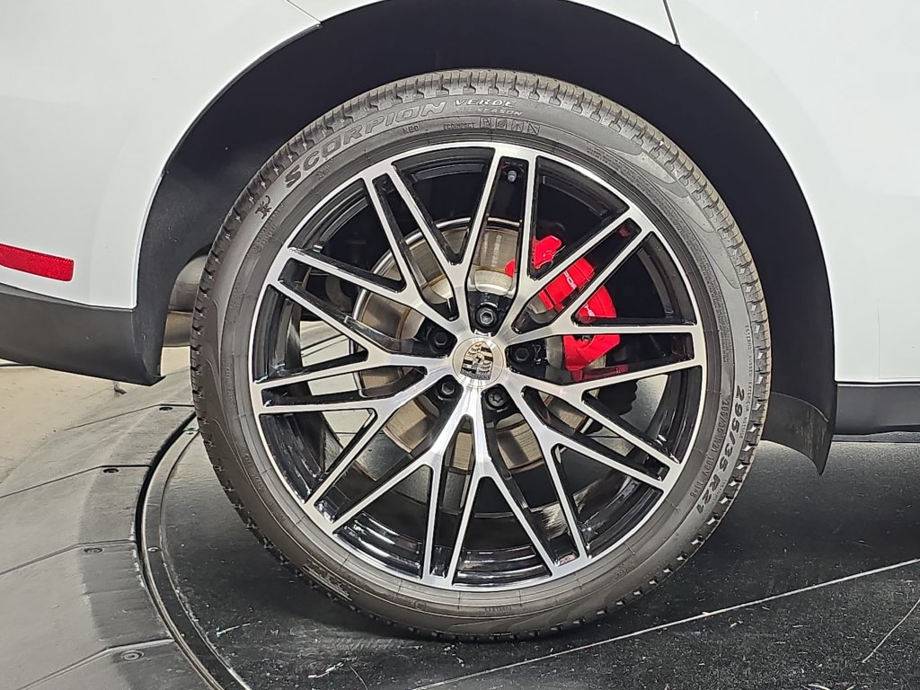 Certified 2026 Porsche Macan S AWD/4WD image 29
