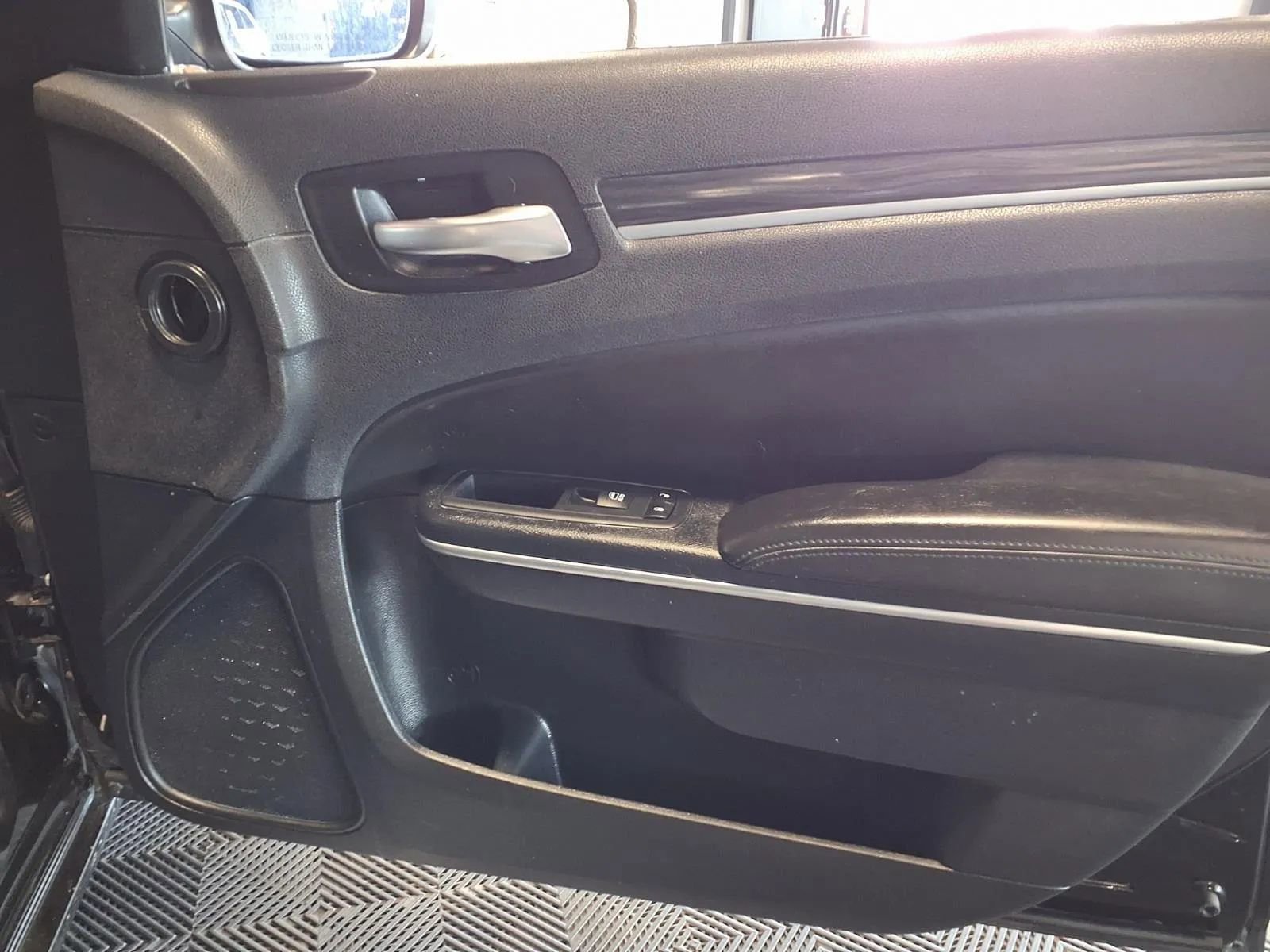 Used 2018 Chrysler 300 Touring image 11