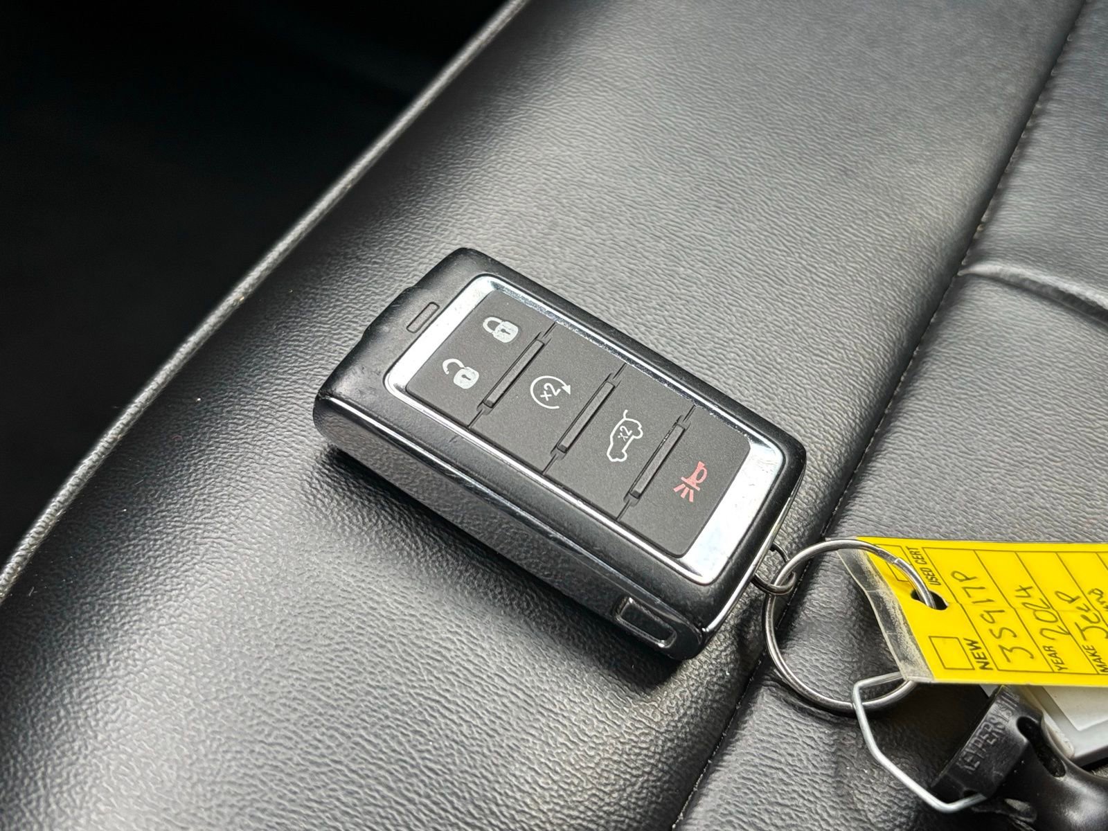 Used 2024 Jeep Grand Cherokee Limited image 26