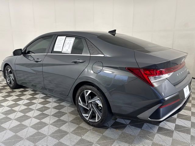 Used 2024 Hyundai Elantra Limited FWD image 4