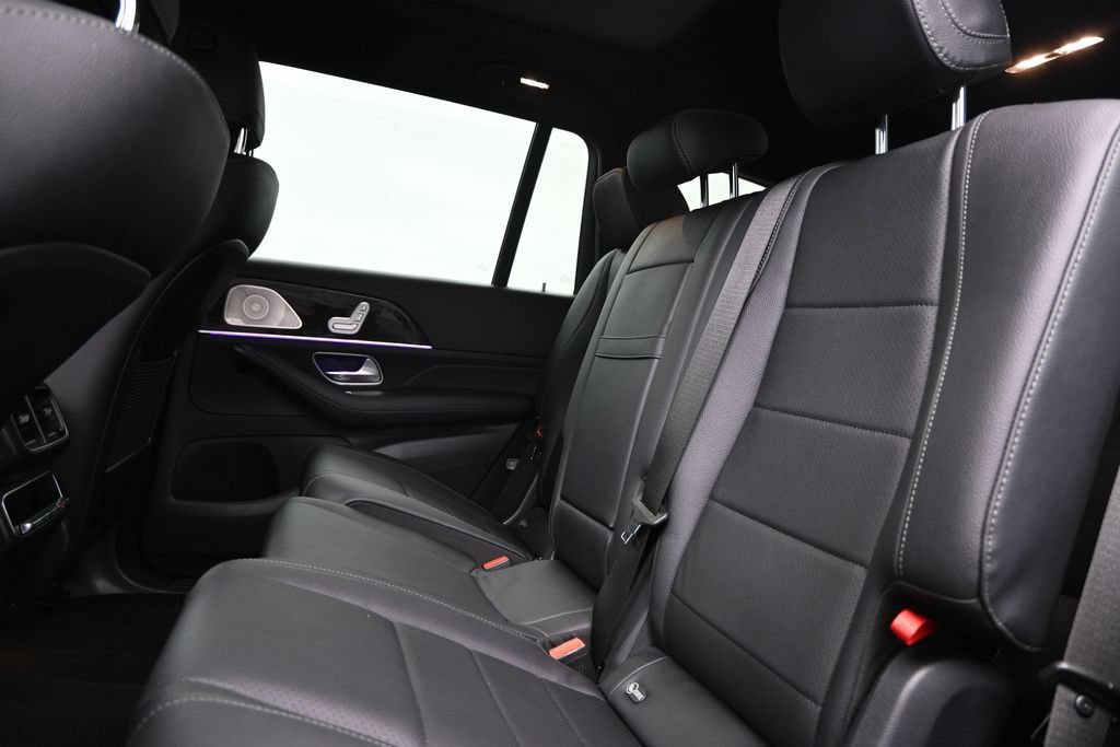 Used 2025 Mercedes-Benz GLS 450 4MATIC image 11
