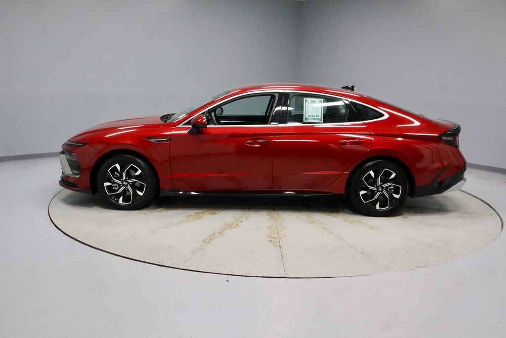 Used 2025 Hyundai Sonata SEL FWD image 8