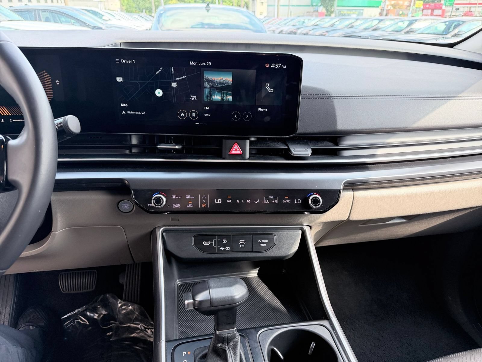 Used 2026 Kia Carnival FWD image 17