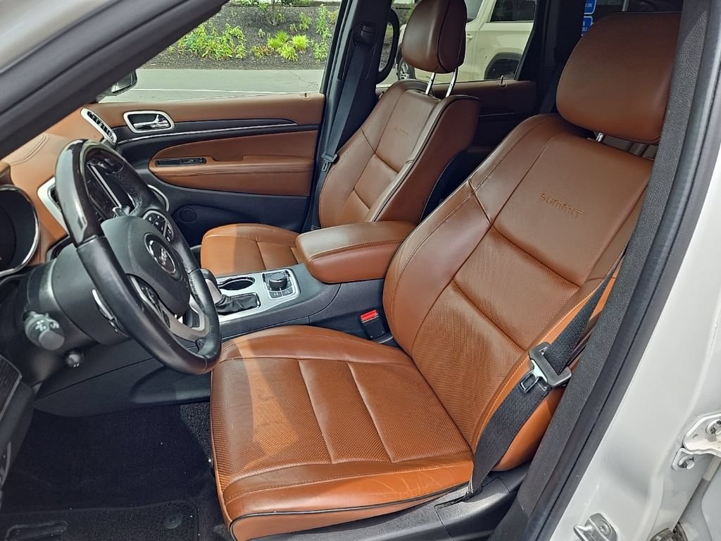Used 2018 Jeep Grand Cherokee Summit AWD/4WD image 14